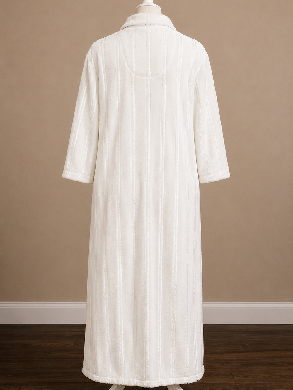Secret Treasures Plush Zip Front Housecoat Robe XL Winter White Pockets - Picture 6 of 8